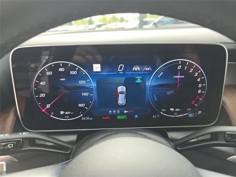 Used 2025 Mercedes-Benz GLC 350e 4MATIC image 35