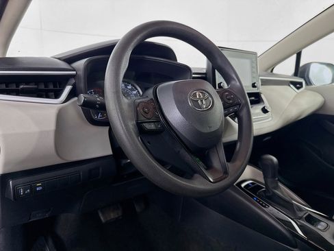 Used 2020 Toyota Corolla L image 19