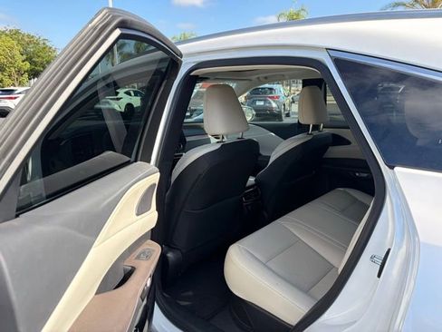 Used 2023 Lexus RX 350 w/ Accessory Package (Z1) image 7
