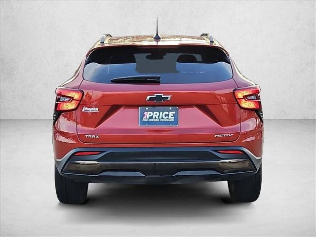 Used 2024 Chevrolet Trax ACTIV w/ Sunroof Package FWD image 7
