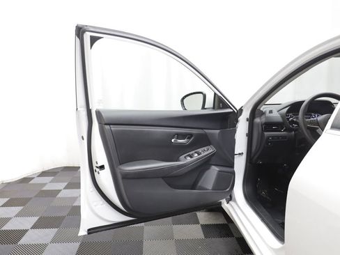 Used 2023 Nissan Sentra SV FWD image 4
