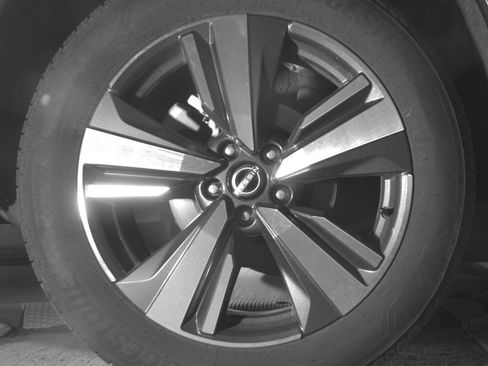 Used 2026 Nissan Rogue SL FWD image 18