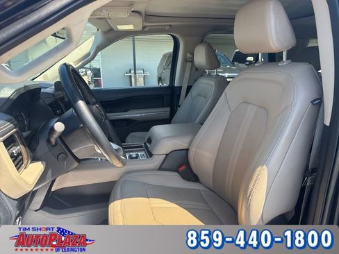 Used 2023 Ford Expedition Limited AWD/4WD image 3