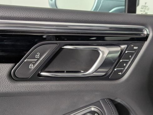 New 2026 Porsche Macan image 26