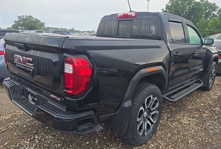 Used 2024 GMC Canyon AT4 AWD/4WD image 3
