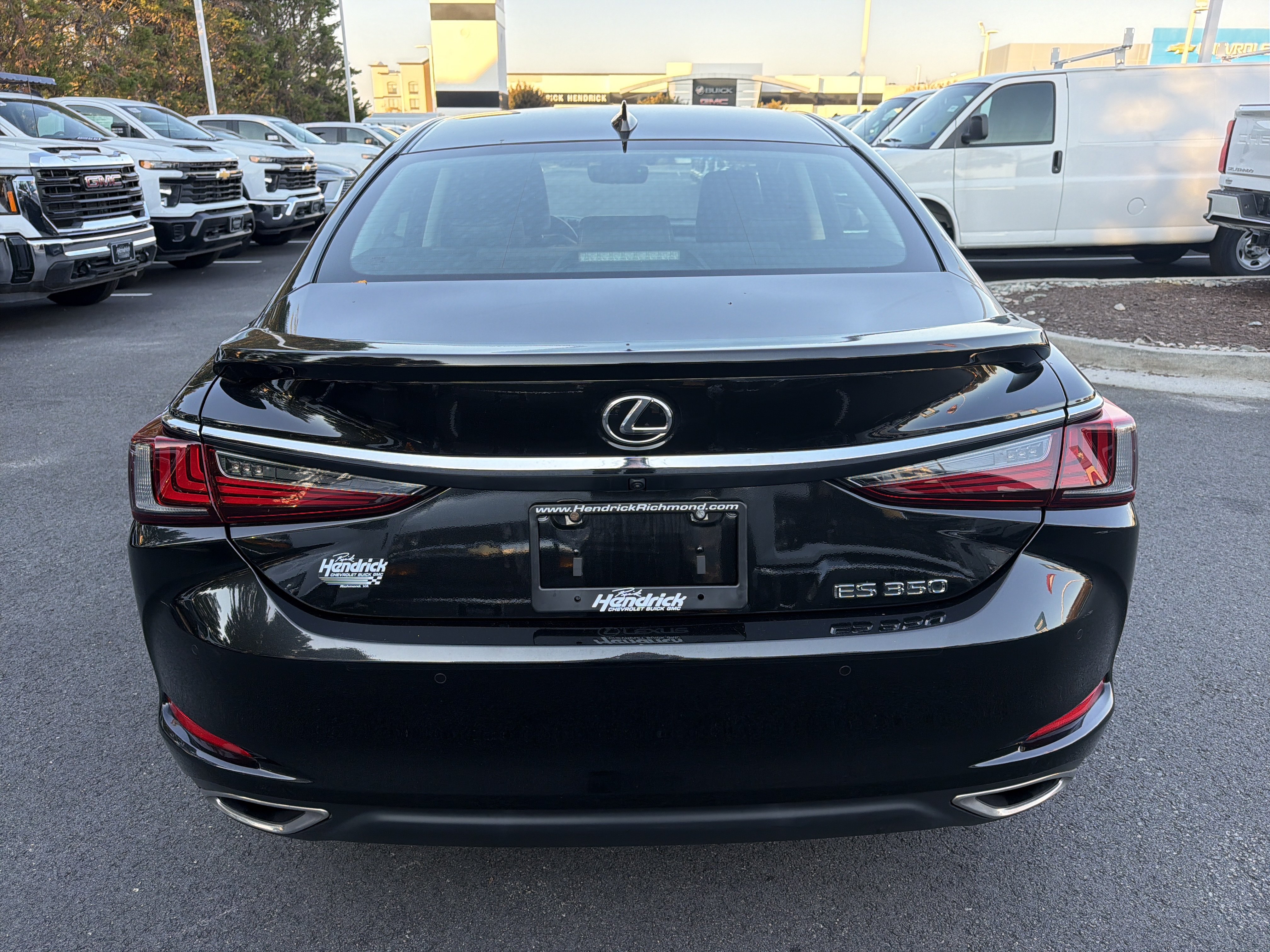 Used 2025 Lexus ES 350 w/ Premium Package FWD image 8