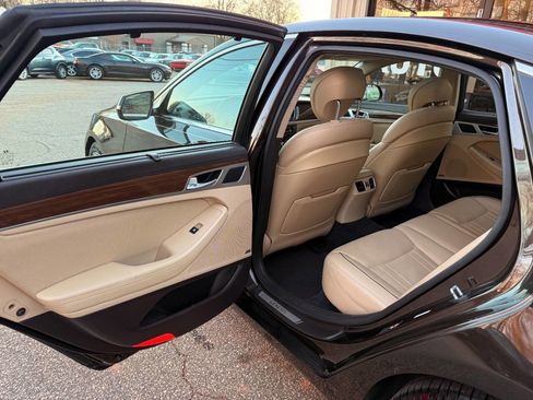 Used 2015 Hyundai Genesis 3.8 w/ Option Group 03 image 16