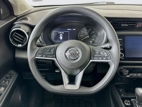 Used 2021 Nissan Kicks SV image 17