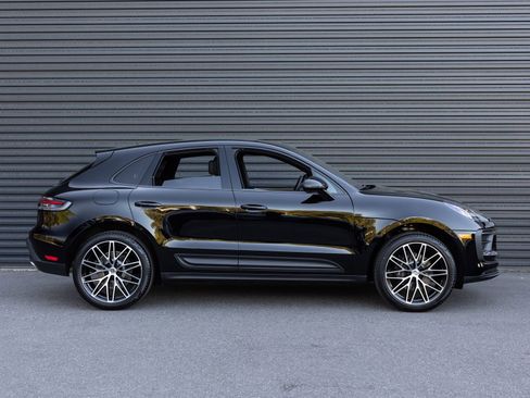 Certified 2026 Porsche Macan image 8