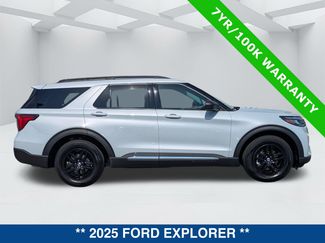 Certified 2025 Ford Explorer Active RWD video 3