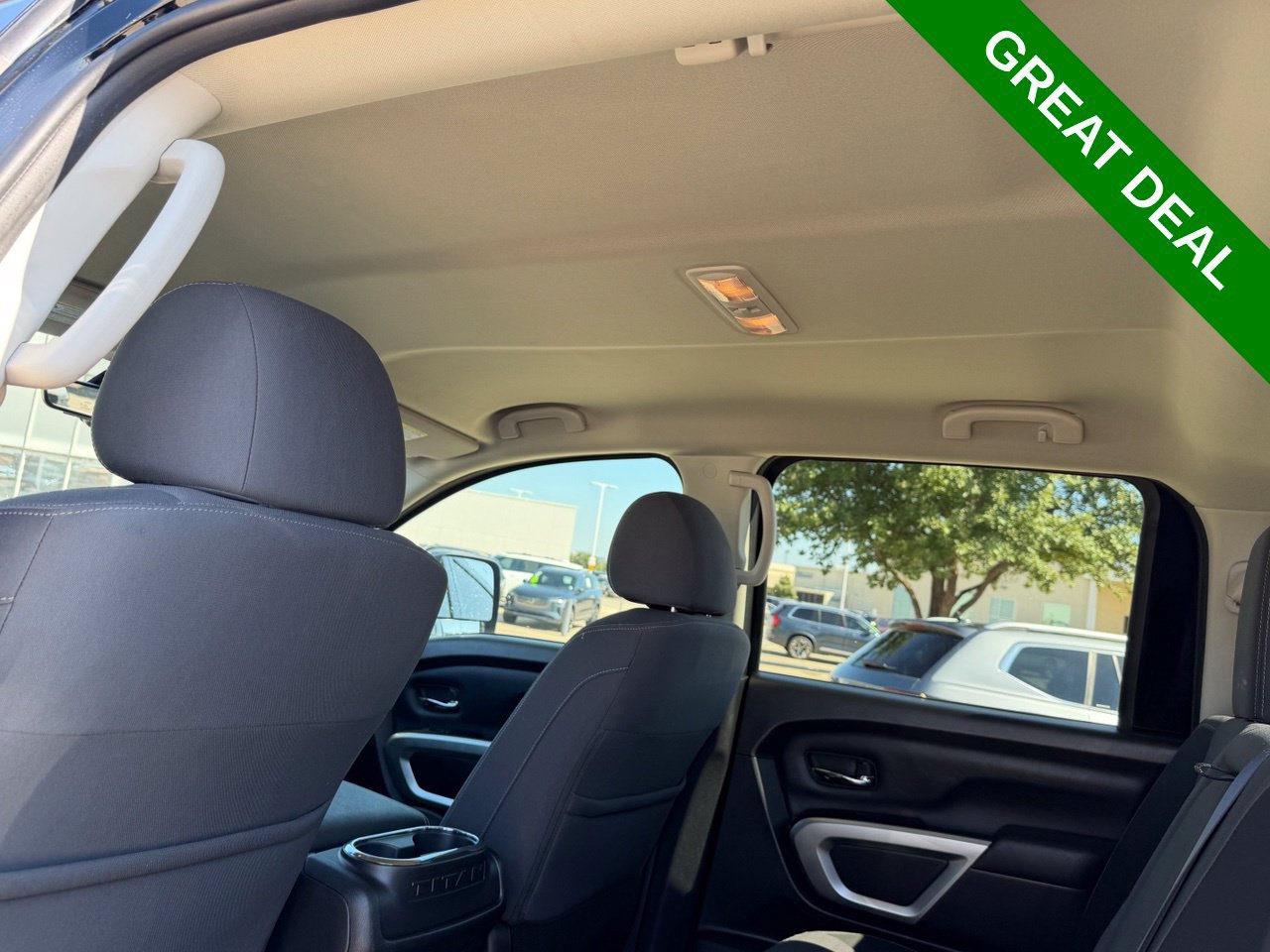 Used 2024 Nissan Titan SV w/ SV Convenience Package RWD image 37