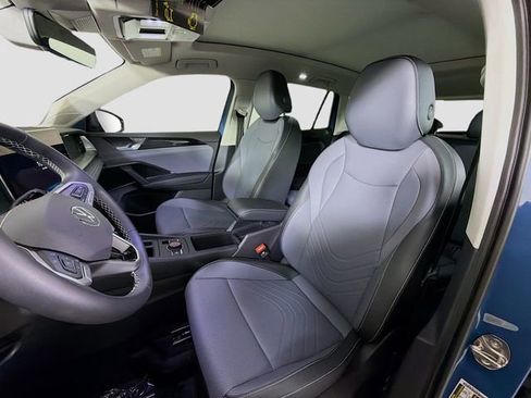 New 2026 Volkswagen Tiguan SE image 11