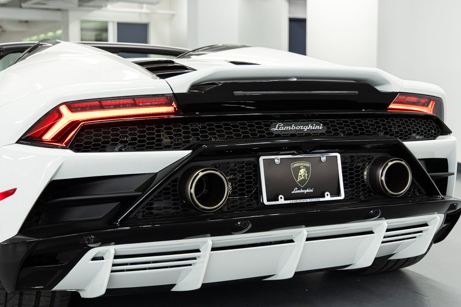 Used 2024 Lamborghini Huracan EVO AWD/4WD image 22
