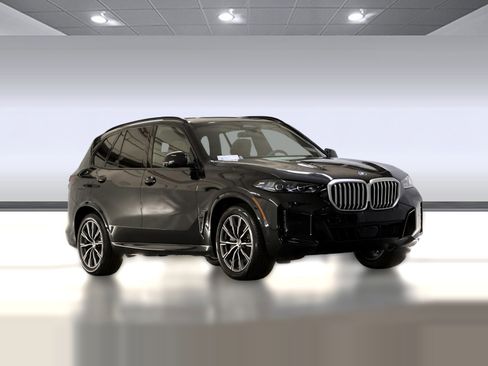 Used 2026 BMW X5 xDrive50e w/ M Sport Package image 7