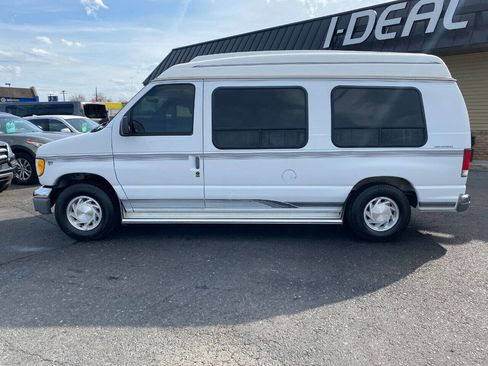 Used 1997 Ford E-150 and Econoline 150 image 8