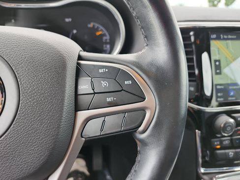 Used 2019 Jeep Grand Cherokee Altitude AWD/4WD image 26