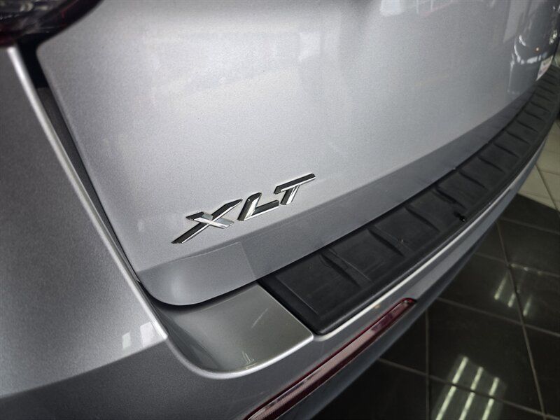 Used 2020 Ford Explorer XLT AWD/4WD image 35