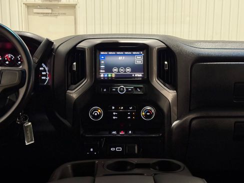 Used 2021 Chevrolet Silverado 2500 Custom w/ Custom Value Package AWD/4WD image 21