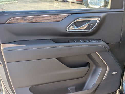 Used 2024 Chevrolet Suburban Premier image 14