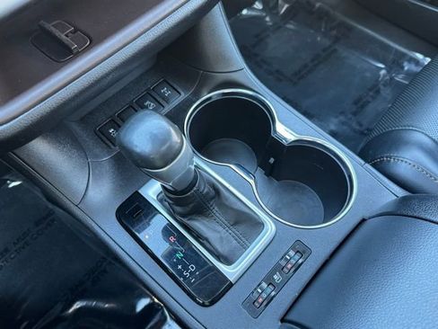 Used 2019 Toyota Highlander Limited image 19