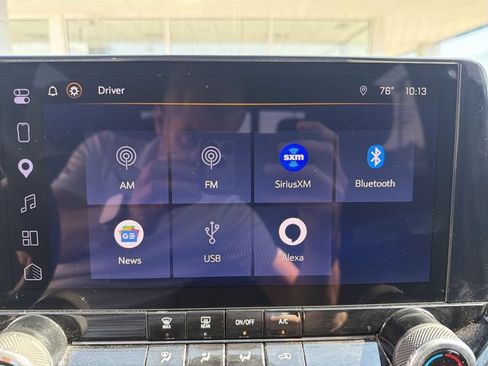 Used 2024 Chevrolet Colorado Trail Boss w/ Technology Package AWD/4WD image 18