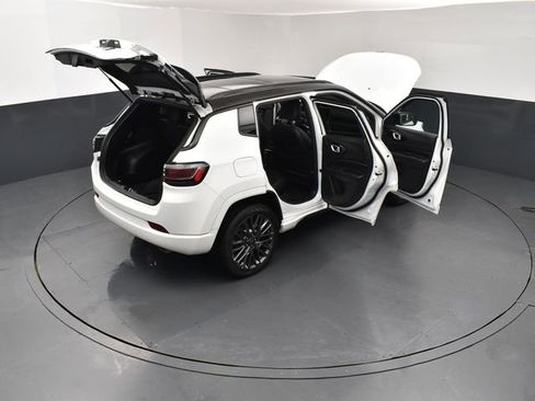 Used 2022 Jeep Compass High Altitude AWD/4WD image 30