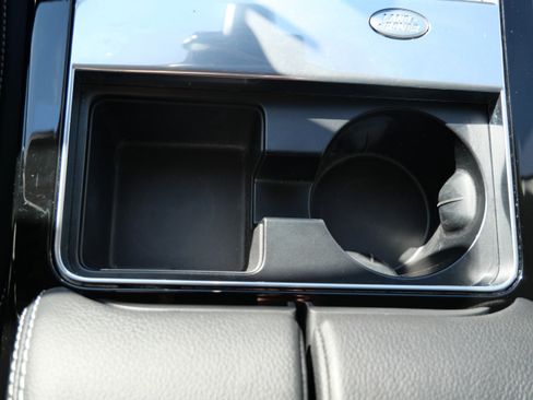 Used 2019 Land Rover Range Rover Velar S AWD/4WD image 21