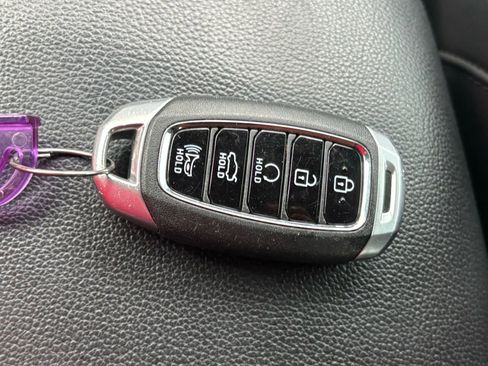 Used 2023 Hyundai Elantra Limited image 52