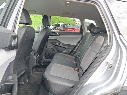 Used 2022 Volkswagen Taos SE AWD/4WD image 10