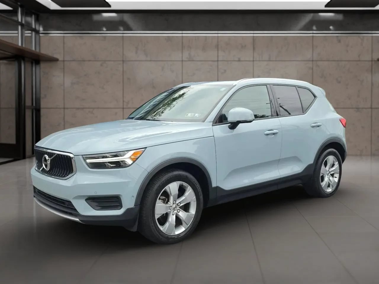 Used 2019 Volvo XC40 T5 Momentum AWD/4WD image 2