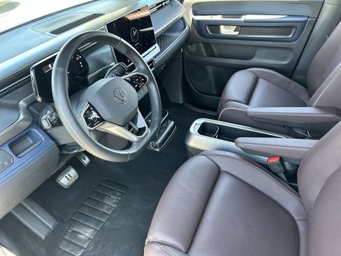 Used 2025 Volkswagen ID. Buzz Pro S RWD image 10