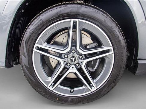 New 2026 Mercedes-Benz GLS 450 4MATIC image 9