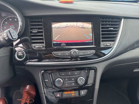 Used 2022 Buick Encore Preferred w/ Safety Package image 18