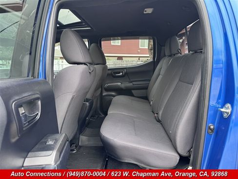 Used 2017 Toyota Tacoma TRD Off-Road RWD image 9