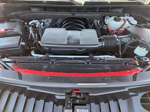 Used 2024 GMC Yukon Denali Ultimate AWD/4WD image 32