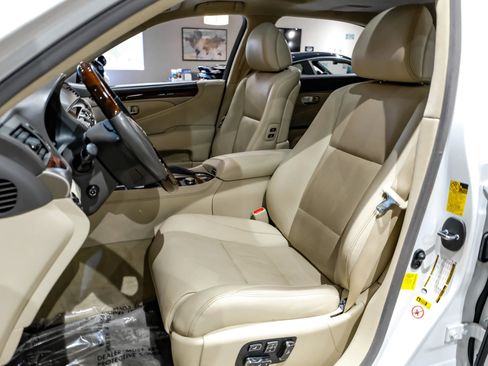 Used 2015 Lexus LS 460 L RWD image 29