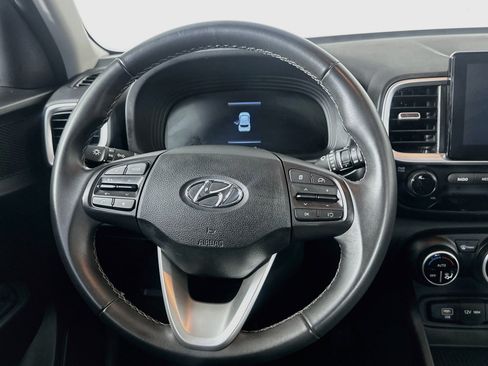 Used 2025 Hyundai Venue SEL FWD image 18
