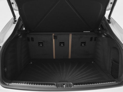 Certified 2026 Porsche Macan AWD/4WD image 16