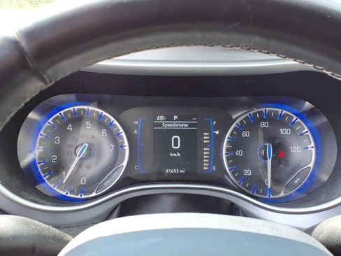 Used 2020 Chrysler Pacifica Touring-L w/ S Appearance Package FWD image 12