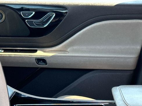 Used 2020 Lincoln Aviator Reserve RWD image 23
