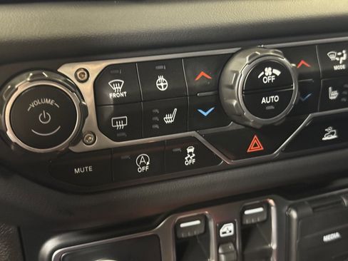 Used 2024 Jeep Gladiator Rubicon w/ Convenience Group image 38