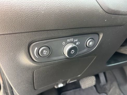 Used 2020 Buick Encore GX Preferred w/ Cold Weather Comfort Package FWD image 14