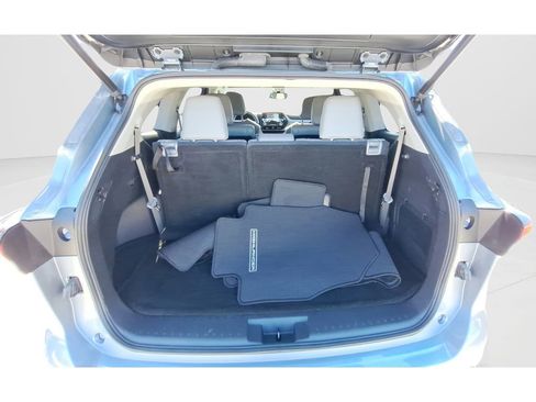 Used 2022 Toyota Highlander XLE image 12