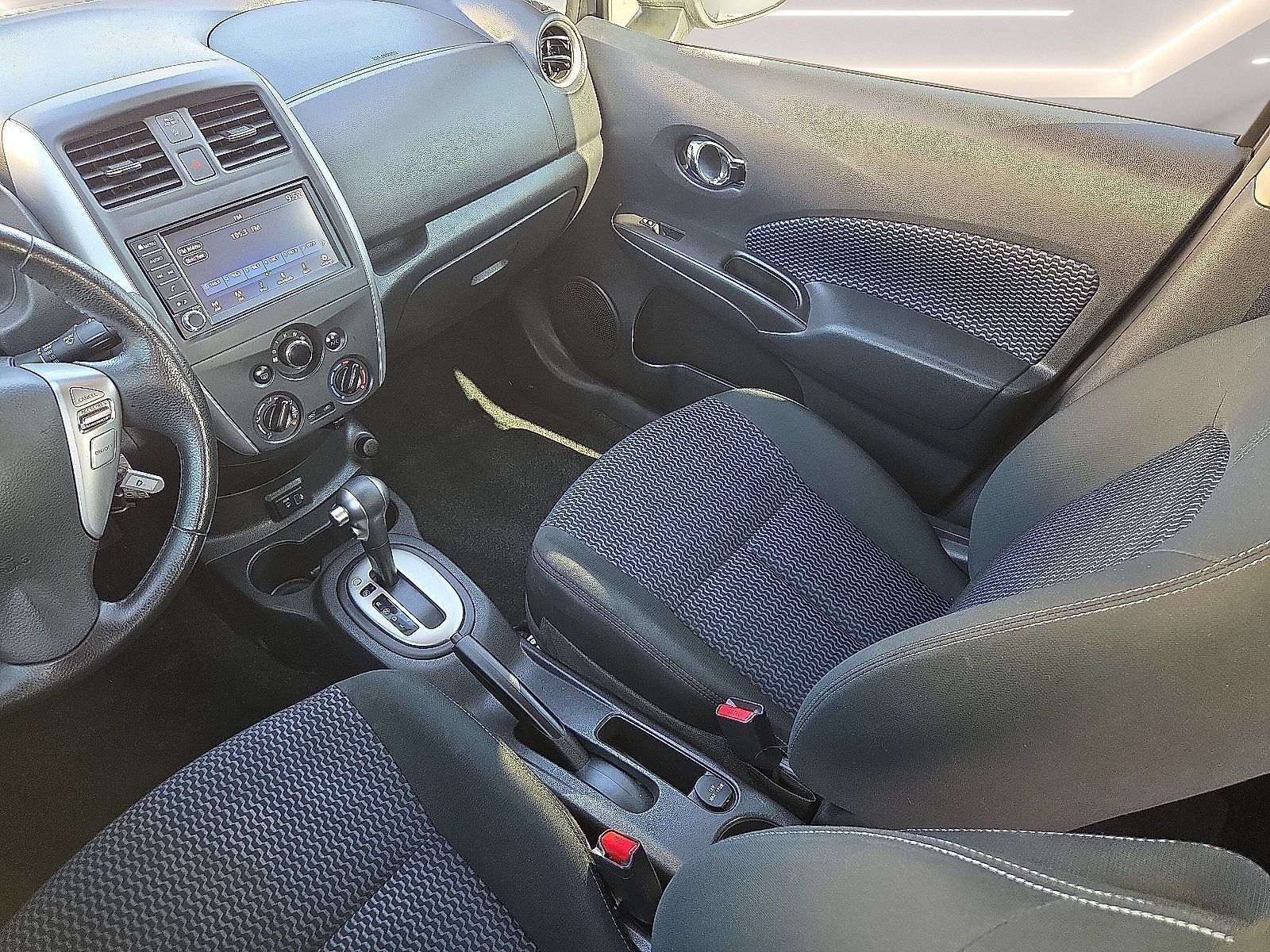 Used 2019 Nissan Versa Note SV FWD image 19