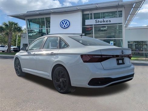 New 2026 Volkswagen Jetta SE image 6