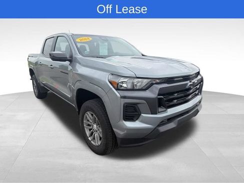 Used 2024 Chevrolet Colorado LT w/ LPO, Dark Essentials Package RWD image 6