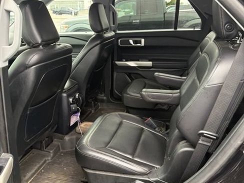 Used 2020 Ford Explorer XLT w/ Equipment Group 202A AWD/4WD image 2