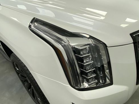 Used 2019 Cadillac Escalade Luxury image 10