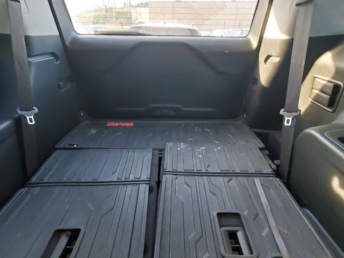 Used 2021 GMC Acadia SLT w/ Elevation Edition image 7