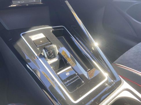 Certified 2025 Volkswagen GTI SE image 29